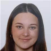 Estoy graduada en Magisterio de Educación Primaria y especializada en AL. Además poseo un C1 en Inglés y B2 en Francés
